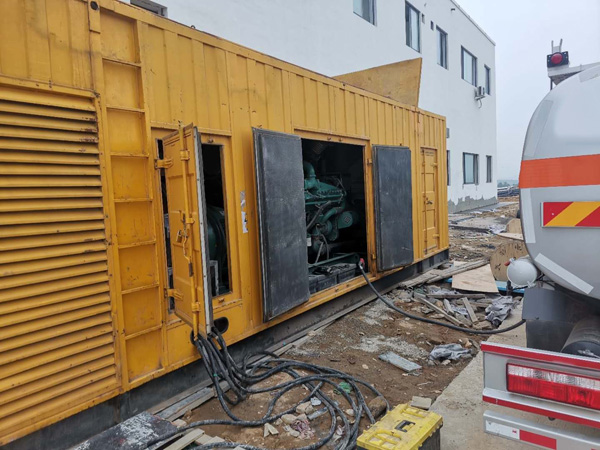 方城如何在发电机出租合同中约定设备的维修和保养责任?