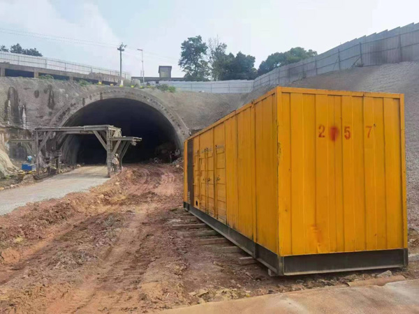 方城发电机出租自启装置的工作原理是什么?