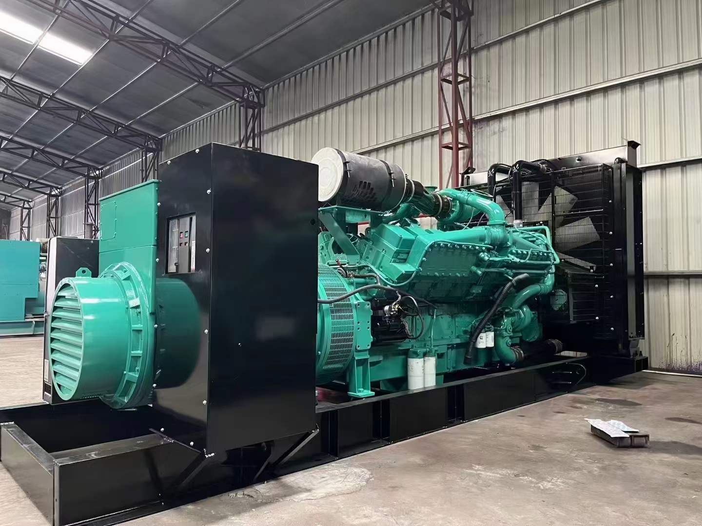 方城如何降低 800kW 柴油发电机输出电流的波动？