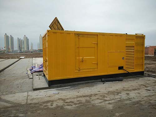 方城合同中关于乙方责任导致工期延误的赔偿标准应该如何制定？